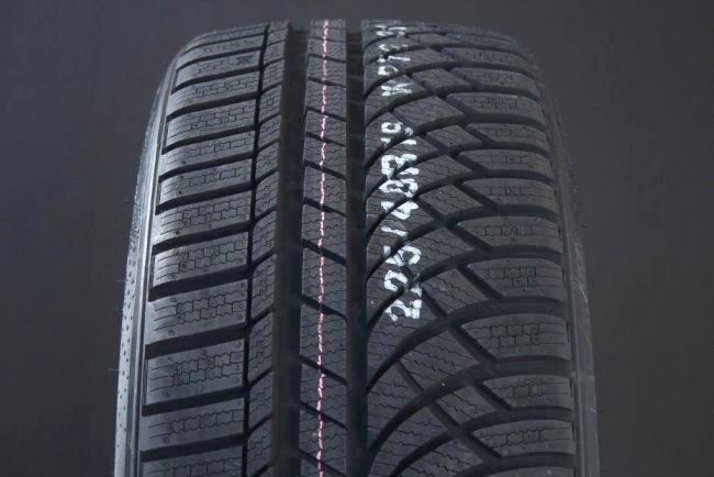 255/35R19 KUMHO WINTERCRAFT WP72 FRIKTION i gruppen DCK / VINTERDCK FRIKTION hos Svenska Gummihuset AB (F1925535KUMHWP72)