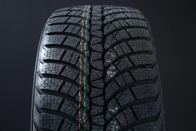 215/50R17 KUMHO WINTERCRAFT WP71 FRIKTION i gruppen DCK / VINTERDCK FRIKTION hos Svenska Gummihuset AB (F1721550KUMHWP71)