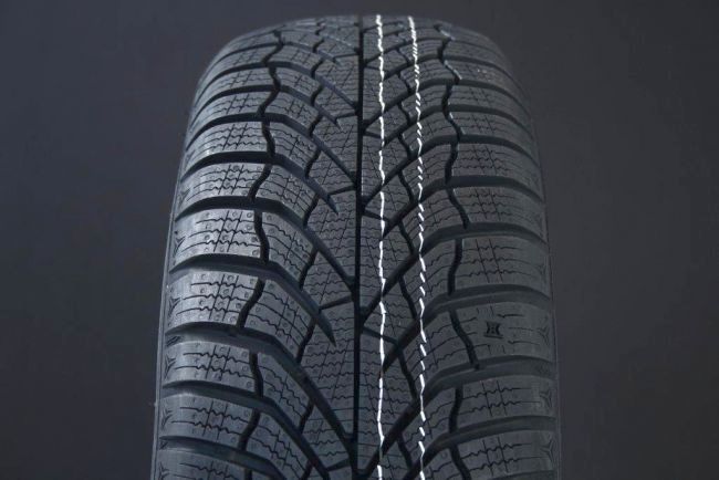 185/50R16 KUMHO WINTERCRAFT WP52 FRIKTION i gruppen DCK / VINTERDCK FRIKTION hos Svenska Gummihuset AB (F1618550KUMHWP52)