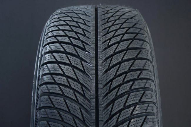 245/35R20 MICHELIN PILOT ALPIN 5 FRIKTION i gruppen DCK / VINTERDCK FRIKTION hos Svenska Gummihuset AB (F2024535MIAP5)