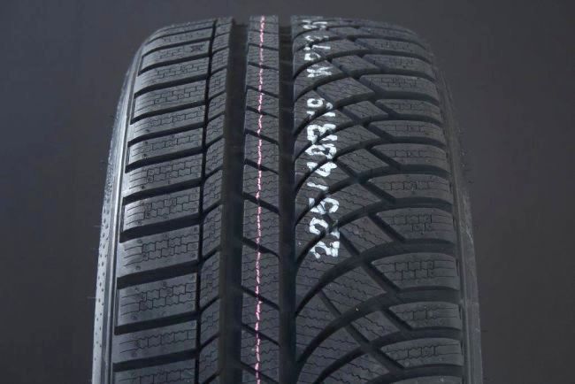 255/40R18 KUMHO WINTERCRAFT WP72 FRIKTION i gruppen DCK / VINTERDCK FRIKTION hos Svenska Gummihuset AB (F1825540KUMHWP72)