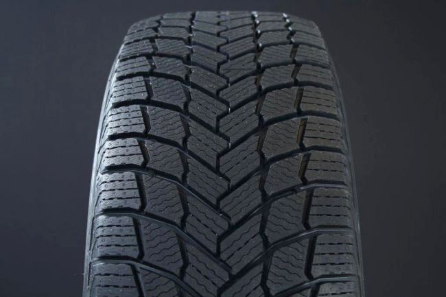 195/55R16 MICHELIN X-ICE SNOW SUV FRIKTION i gruppen DCK / VINTERDCK FRIKTION hos Svenska Gummihuset AB (F1619555MICHXICESN)