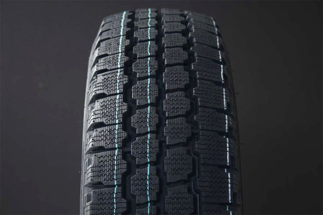 215/70R16 Triangle TR737 C-d�ck Friktion i gruppen D�CK / VINTERD�CK FRIKTION hos Svenska Gummihuset AB (F1621570TRITR737)