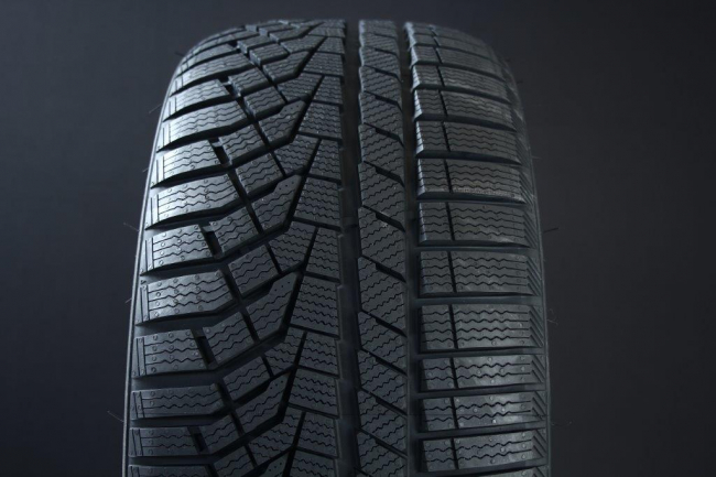 215/45R17 SAILUN ICE BLAZER ALPINE EVO FRIKTION i gruppen DCK / VINTERDCK FRIKTION hos Svenska Gummihuset AB (F1721545SAILALPEV)