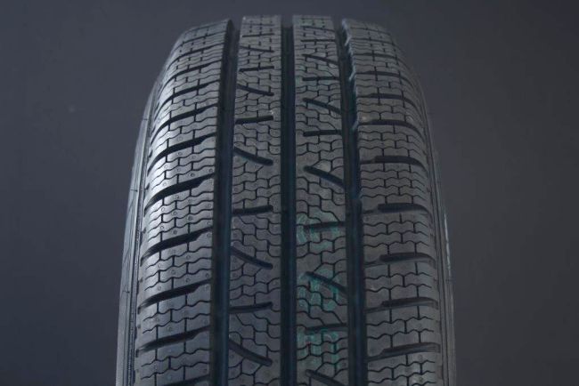 195/60R16 PIRELLI CARRIER WINTER FRIKTION i gruppen DCK / VINTERDCK FRIKTION hos Svenska Gummihuset AB (F1619560PIRCARWI)