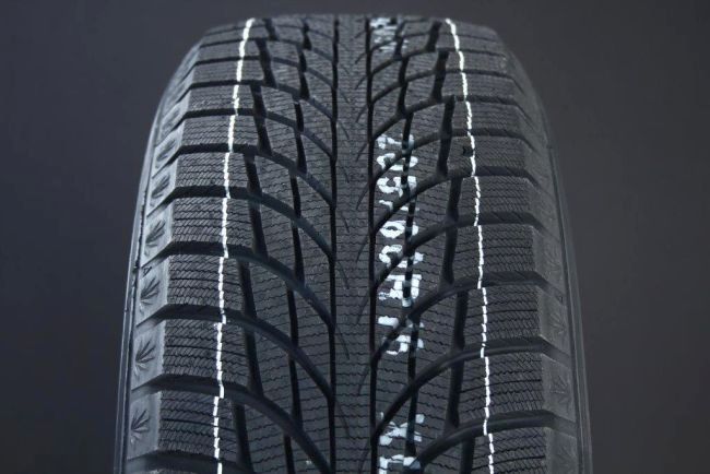 235/50R18 KUMHO WINTERCRAFT ICE WI51 FRIKTION DOT2022 i gruppen DCK / VINTERDCK FRIKTION hos Svenska Gummihuset AB (F1823550KUMWI51DOT)