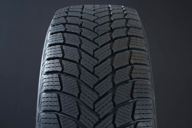 225/60R18 MICHELIN X-ICE SNOW SUV FRIKTION DOT2021 i gruppen DCK / VINTERDCK FRIKTION hos Svenska Gummihuset AB (F1822560MICHXICESNDOT)