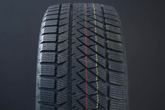 235/60R18 MAZZINI SNOW LEOPARD 2 FRIKTION DOT2022 i gruppen D�CK / VINTERD�CK FRIKTION hos Svenska Gummihuset AB (F1823560MAZSNLE2DOT)
