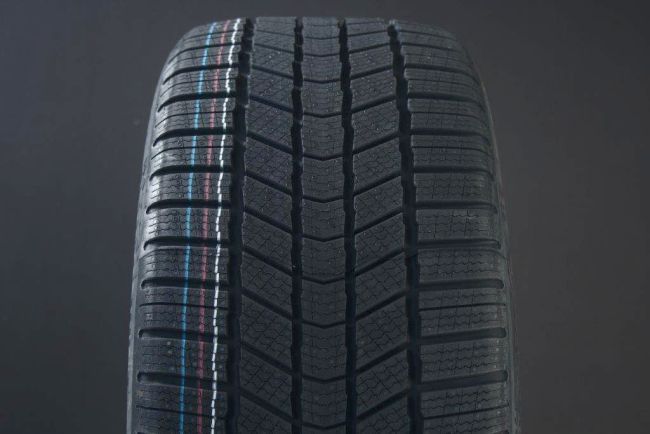 245/45R19 CONTINENTAL WINTER CONTACT 8S FRIKTION i gruppen D�CK / VINTERD�CK FRIKTION hos Svenska Gummihuset AB (F1924545CONTVC8S)