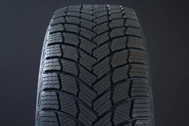 235/55R19 MICHELIN XL X-ICE SNOW SUV FRIKTION DOT 2022 i gruppen DCK / VINTERDCK FRIKTION hos Svenska Gummihuset AB (F1923555MICHXICESNDOT)