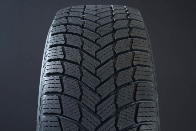 235/45R20 MICHELIN X-ICE SNOW FRIKTION DOT2022 i gruppen DCK / VINTERDCK FRIKTION hos Svenska Gummihuset AB (F2023545MICXICESNDOT)