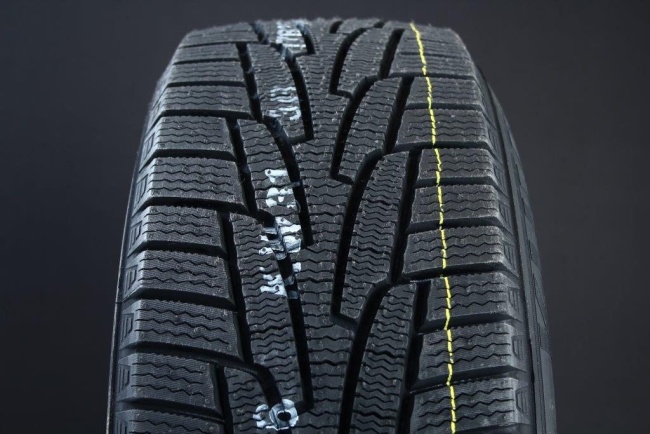 235/35R19 KUMHO IZEN ARCTIC WINTER KW31 FRIKTION i gruppen DCK / VINTERDCK FRIKTION hos Svenska Gummihuset AB (F1923535KUMKW31)