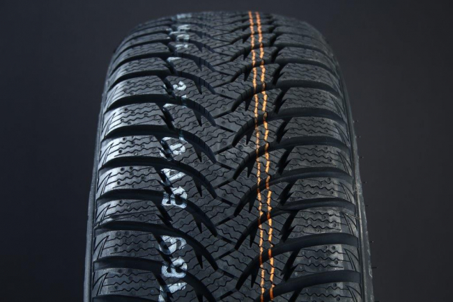 205/55R16 KUMHO WINTERCRAFT WP51 FRIKTION RUNFLAT i gruppen DÄCK / VINTERDÄCK FRIKTION hos Svenska Gummihuset AB (F1620555KUMHWP51RFT)