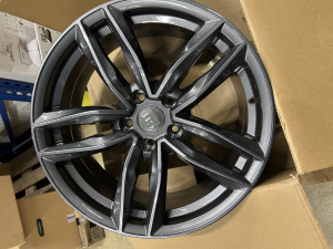 GH EDITION IZOR BRILLIANT GREY 8X18 5/112 ET35 OUTLET