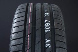 KUMHO 235/45R18 ECSTA PS71