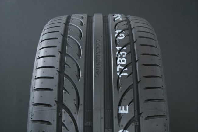 215/50R17 HANKOOK VENTUS V12 EVO 2 K120 i gruppen DCK / SOMMARDCK hos Svenska Gummihuset AB (S1721550HANK120)