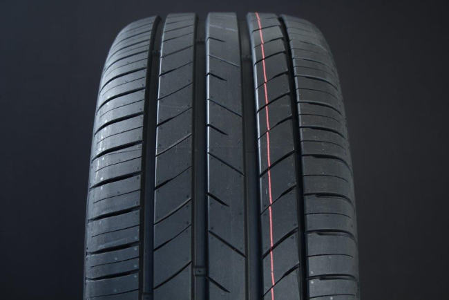 215/60R16 KUMHO ECSTA HS52 DEMO i gruppen D�CK / SOMMARD�CK hos Svenska Gummihuset AB (S1621560KUMHS52DEM)