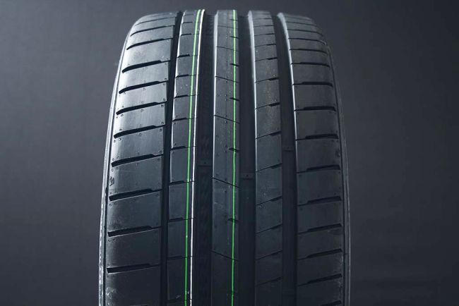 275/40R20 Kumho Ecsta Sport S PS72 i gruppen D�CK / SOMMARD�CK hos Svenska Gummihuset AB (S2027540KUSPS72)