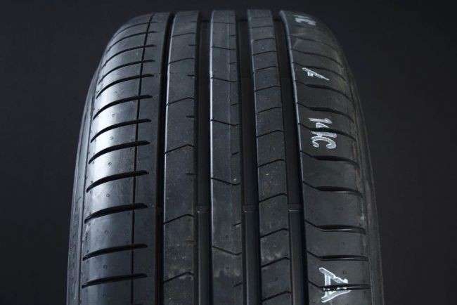 275/40R22 PIRELLI PZERO CORSA PZ4 ELT i gruppen D�CK / SOMMARD�CK hos Svenska Gummihuset AB (S2227540PIRPZ4CO)