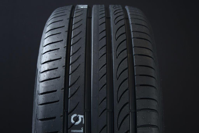 235/40R19 PIRELLI POWERGY DEMO i gruppen DCK / SOMMARDCK hos Svenska Gummihuset AB (S1923540PIRPOWDEMO)