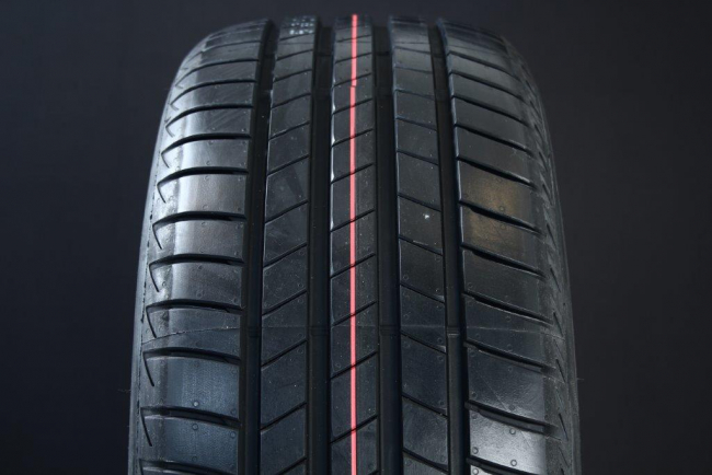 215/50R18 BRIDGESTONE TURANZA T005 DEMO i gruppen DCK / SOMMARDCK hos Svenska Gummihuset AB (S1821550BRIDT005DEMO)