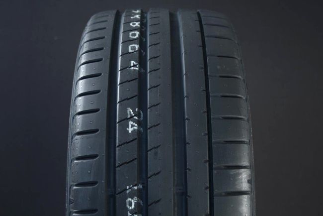 235/50R19 YOKOHAMA ADVAN SPORT V107 DOT2022 i gruppen DCK / SOMMARDCK hos Svenska Gummihuset AB (S1923550YOKADVDOT)