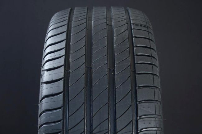 235/45R18 MICHELIN PRIMACY 4+ i gruppen DCK / SOMMARDCK hos Svenska Gummihuset AB (S1823545MICPRI4P)