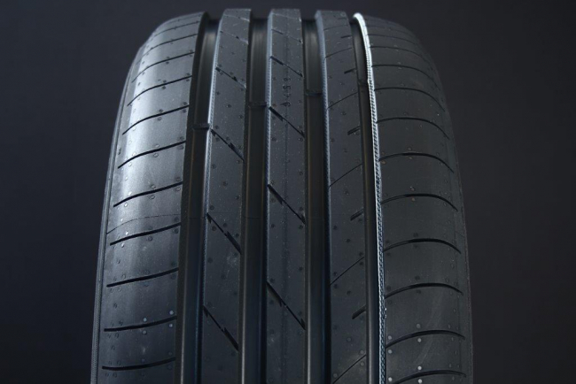 235/50R20 NOKIAN HAKKA BLACK 3 SUV i gruppen DÄCK / SOMMARDÄCK hos Svenska Gummihuset AB (S2023550NOKHABLA3S)