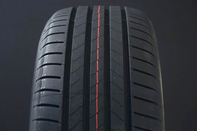 225/50R17 BRIDGESTONE TURANZA 6 i gruppen DCK / SOMMARDCK hos Svenska Gummihuset AB (S1722550BRITUR6)