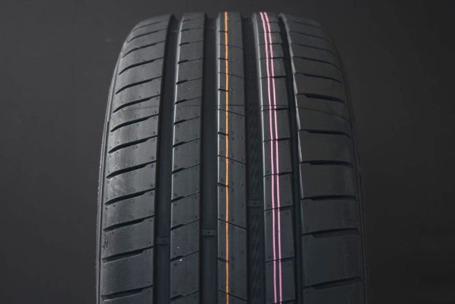 225/50R17 KUMHO ECSTA PS72 i gruppen DCK / SOMMARDCK hos Svenska Gummihuset AB (S1722550KUPS72)