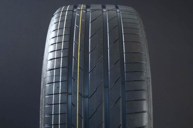 235/50R19 HANKOOK VENTUS EVO K137A SUV DEMO i gruppen DCK / SOMMARDCK hos Svenska Gummihuset AB (S1923550HANK137ADEM)