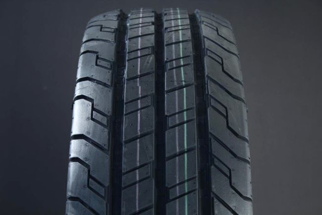 215/65R16 CONTINENTAL VANCONTACT 100 i gruppen DCK / SOMMARDCK hos Svenska Gummihuset AB (S1621565COVANCO100)