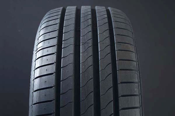 265/65R17 Delinte DS2 SUV i gruppen D�CK / SOMMARD�CK hos Svenska Gummihuset AB (S1726565DELDS2)