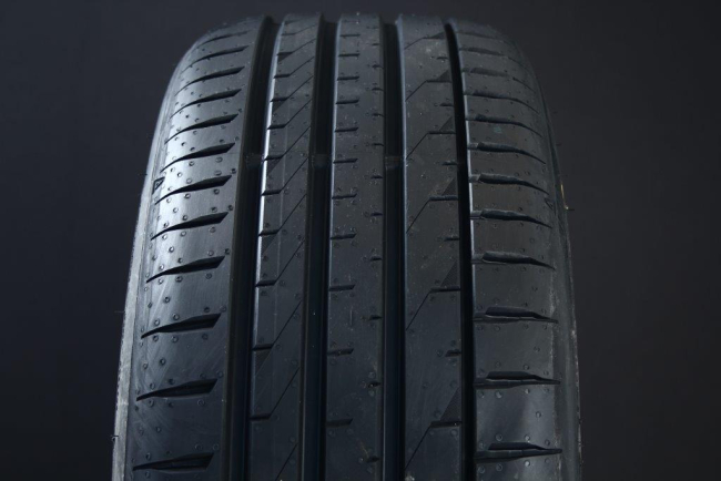 235/60R17 FALKEN AZENIS FK520 DEMO i gruppen D�CK / SOMMARD�CK hos Svenska Gummihuset AB (S1723560FALAZ520DEM)