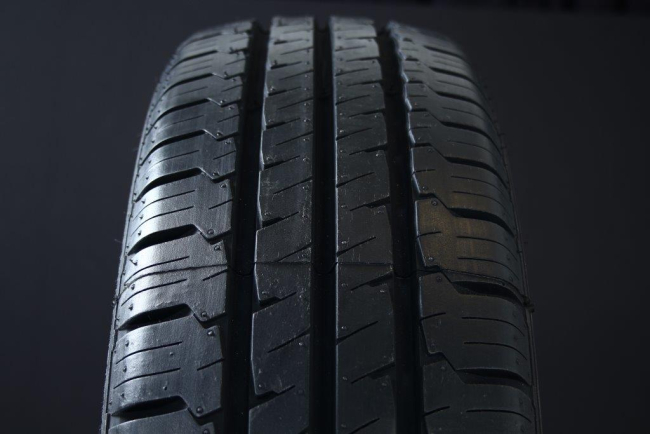 205/80R14 HANKOOK VANTRA LT RA18 C-D�CK DOT2023 i gruppen D�CK / SOMMARD�CK hos Svenska Gummihuset AB (S1420580HANKORA18CDOT)