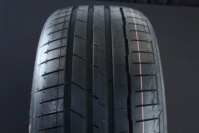 295/40R22 HANKOOK VENTUS S1 EVO3 K127 SUV DOT2022 i gruppen D�CK / SOMMARD�CK hos Svenska Gummihuset AB (S2229540HAK127DOT)