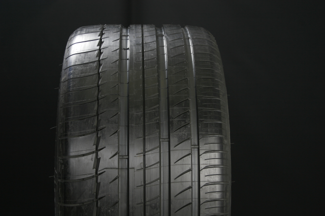 265/35R18 MICHELIN PILOT SPORT PS2 i gruppen DCK / SOMMARDCK hos Svenska Gummihuset AB (S1826535MICHPS2)