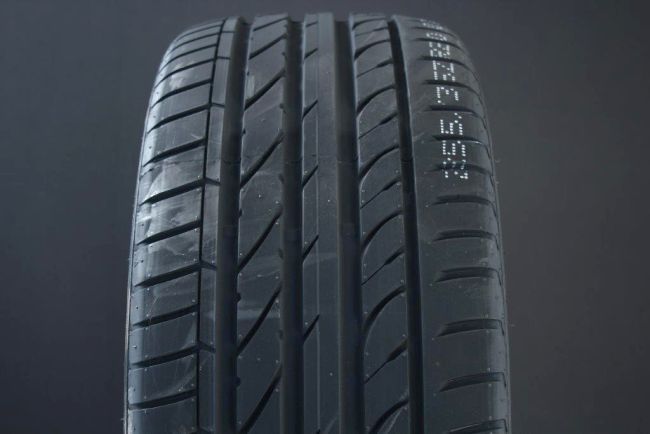205/45R17 SAILUN ATREZZO ZSR RUNFLAT i gruppen DCK / SOMMARDCK hos Svenska Gummihuset AB (S1720545SAATSZRRFT)