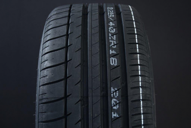 255/30R22 TRIANGLE SPORTEX TH201 i gruppen DCK / SOMMARDCK hos Svenska Gummihuset AB (S2225530TRITH201)