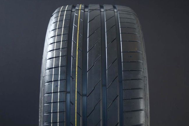 245/40R19 HANKOOK VENTUS EVO K137 RUNFLAT i gruppen DCK / SOMMARDCK hos Svenska Gummihuset AB (S1924540HANK137RFT)