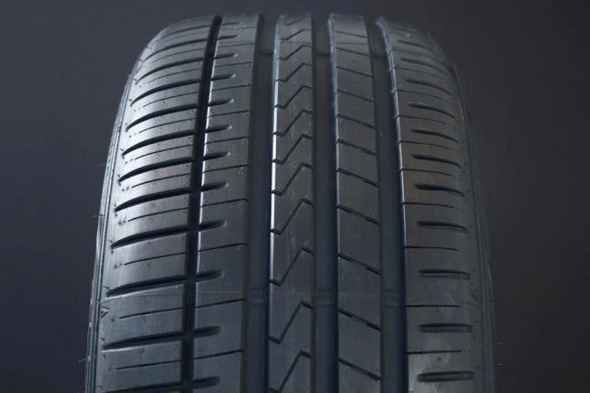 205/55R17 FALKEN AZENIS FK510 i gruppen DCK / SOMMARDCK hos Svenska Gummihuset AB (S1720555FALAZ510)