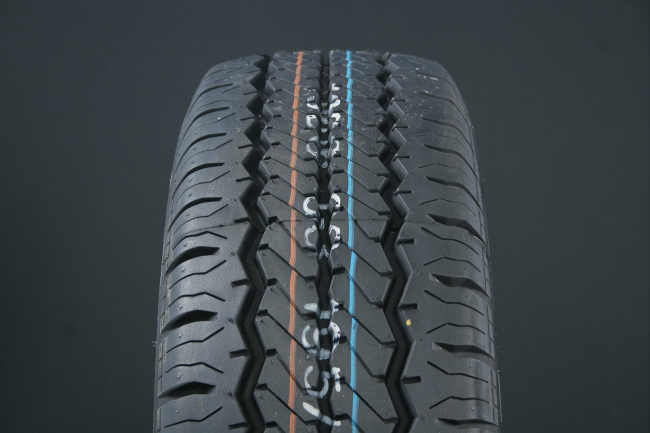215/70R16 HANKOOK RA08 C-D�CK DOT2022 i gruppen D�CK / SOMMARD�CK hos Svenska Gummihuset AB (S1621570HARA08DOT)