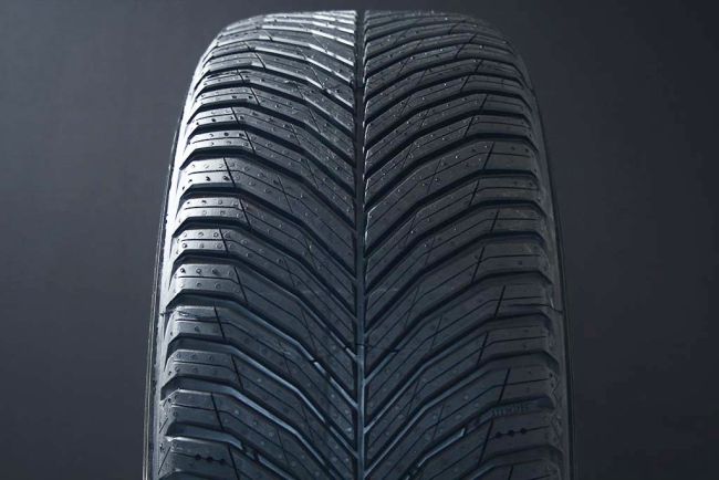 255/60R18 Michelin CrossClimate 3 i gruppen D�CK / ALL SEASON hos Svenska Gummihuset AB (H1825560MICHCRCL3)