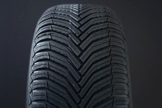 225/55R17 MICHELIN CROSSCLIMATE 2 RUNFLAT i gruppen DCK / SOMMARDCK hos Svenska Gummihuset AB (S1722555MICHCRCL2RUN)